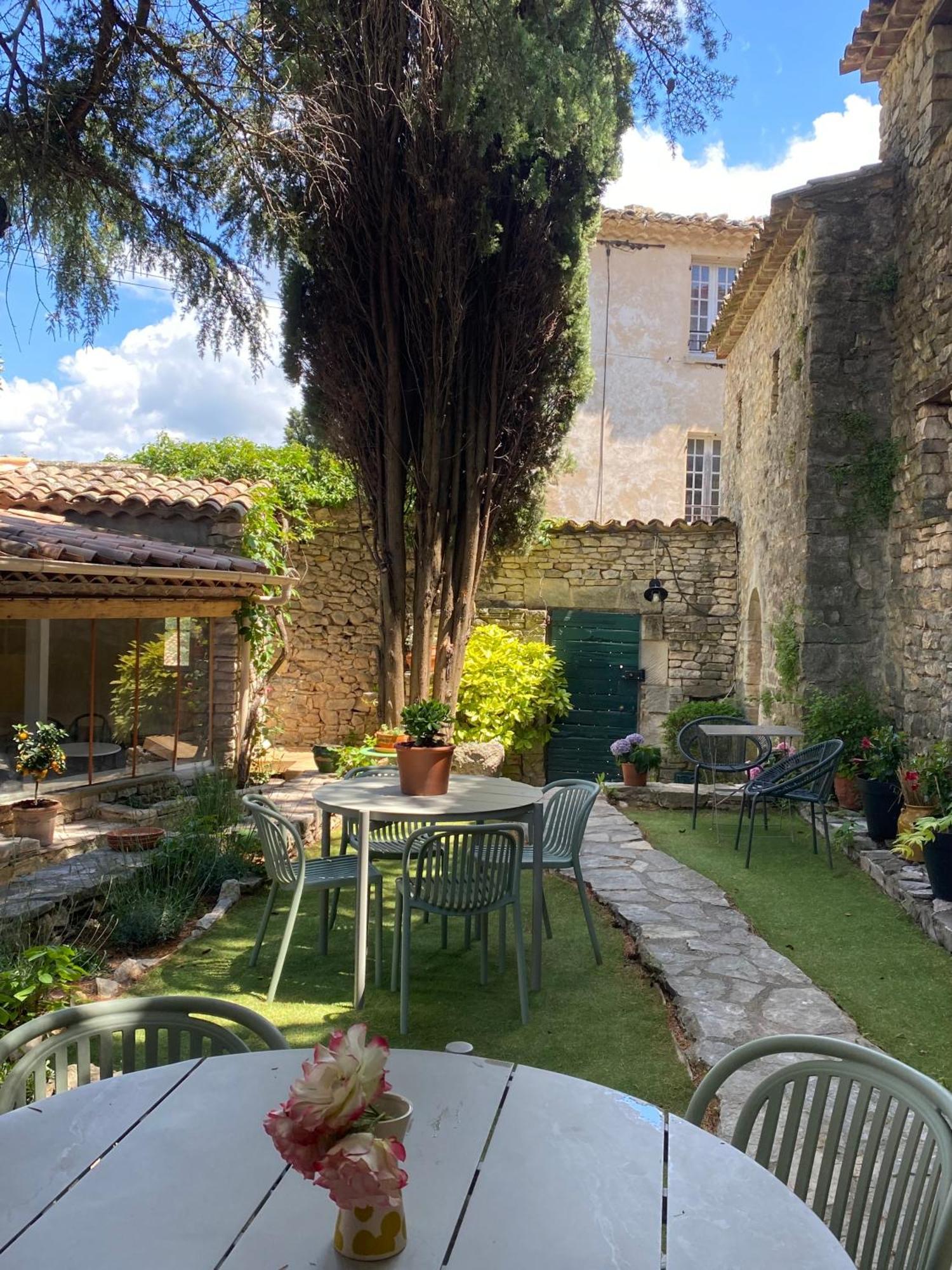 Auberge Du Boisset Saint-Martin-de-Castillon Exterior foto